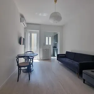 New In Lively Area Appartamento
